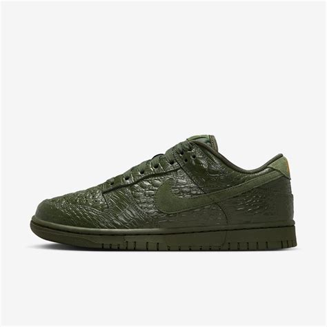 Green Nike Dunk. Nike.com
