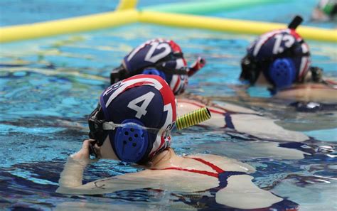 Underwater Hockey 的图像结果
