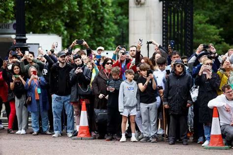 Queen Elizabeth’s Platinum Jubilee celebrations begin with pomp and ...