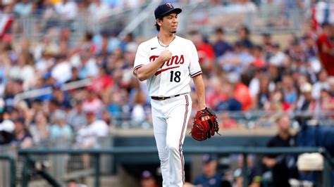 Poignant Baseball Pitcher 的图像结果