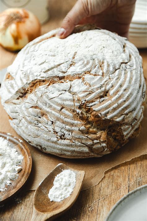 Zwiebelbrot- das Rezept mit Hefe - Sheepysbakery