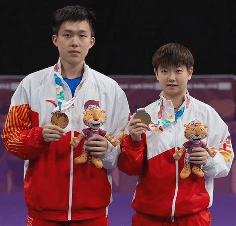 首位“00后”乒乓男单世界第一来了，王楚钦做对了什么_运动家_澎湃新闻-The Paper