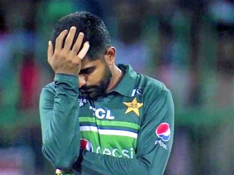Disappointed at losing, Babur laid hands on Laman