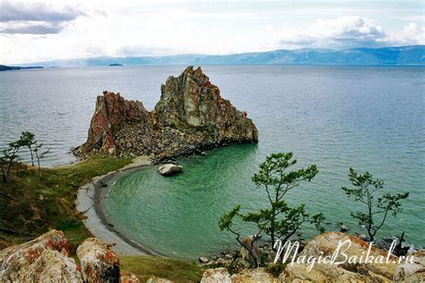 Мыс Бурхан (скала Шаманка)