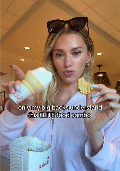 Halli Smith (@halli.smith) - Urlebird