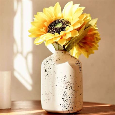 Metal Bud Bottle Flower Vase, Off-white spotted, 6.2''