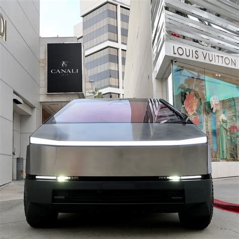 Tesla Cybertruck Rental in Los Angeles
