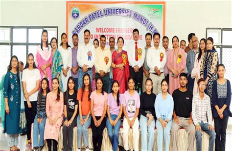 एस.पी.यू. का पहला सत्र शुरू, विद्यार्थियों से रू-ब-रू हुए कुलपति ...