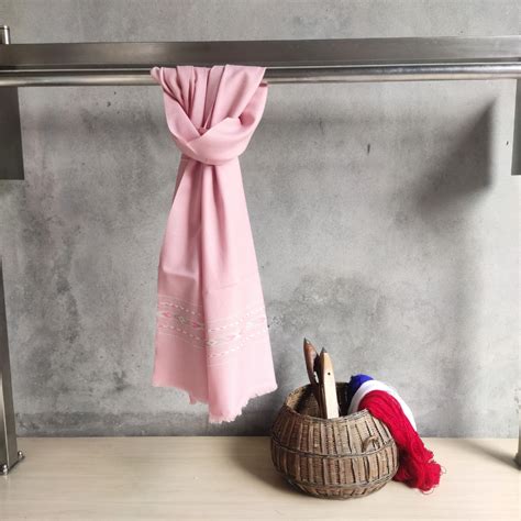 Women's Hand Woven Pure Wool Kullu Stole (Rose Pink) – Bhuttico Shawls