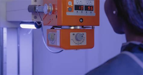 Woman Use Machine 的图像结果