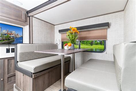 Overview | Streamlite | Light Weight Trailers | Gulf Stream Coach Inc.