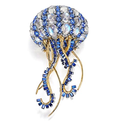 『珠宝』Buccellati 推出高级珠宝新作：月色、蜂巢、绣球花与勃朗峰 | iDaily Jewelry · 每日珠宝杂志