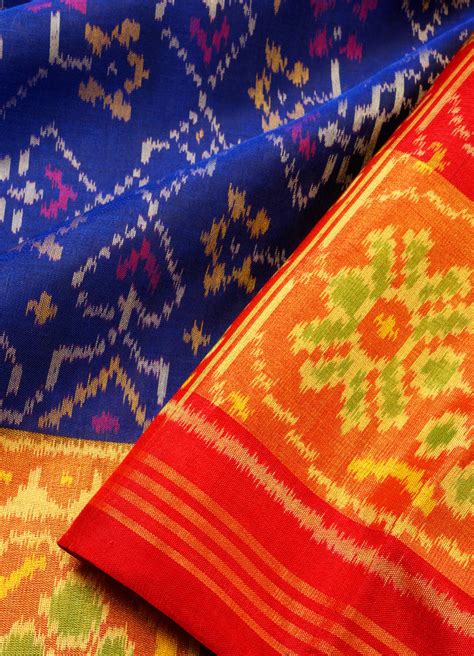 Shop Pure Handloom Sarees Online - Handwoven Fabrics – Avishya.com
