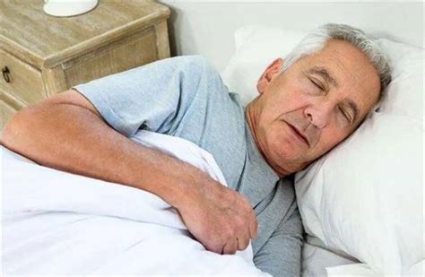 一个晚上反复憋气可达数百次！中老年人嗜睡，可能是得了这种病__中国医疗