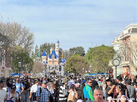 All Mickey Visit Disney & Universal Crowd Calendars