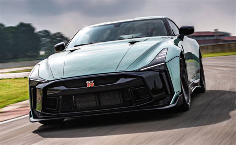 Nissan R36 GT-R set for 2023, KERS hybrid likely – report ...