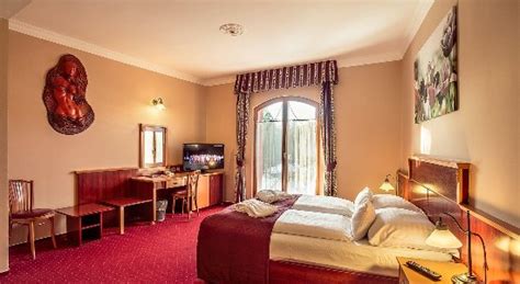 LAROBA WELLNESS HOTEL (Alsoors) - Hotel Reviews, Photos, Rate ...