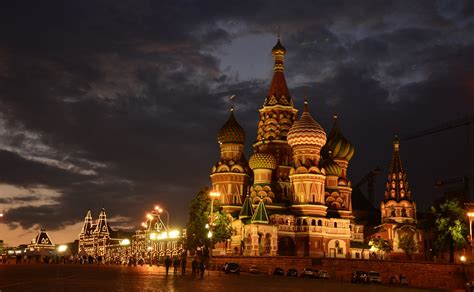 Saint Basil’s Cathedral at Night – Iconic Moscow HD Wallpaper
