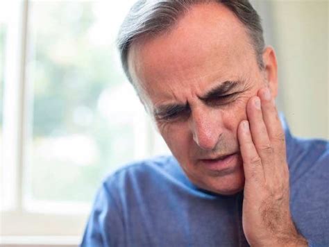 Coronavirus symptoms: Signs you are suffering from COVID-tongue and how ...