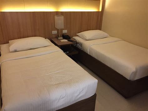 HOTEL VENIZ SESSION (Baguio) - Hotel Reviews, Photos, Rate Comparison ...