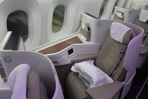 Saudi Arabian Airlines Business Class 的图像结果