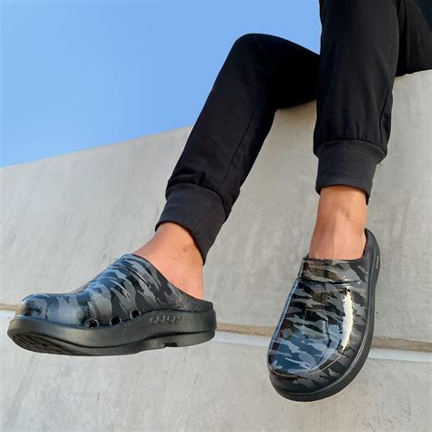 Buy OOFOS OOcloog - Women’s Lightweight Recovery Footwear - Reduces ...