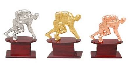 Sports Trophies - Premium Slant Glass Trophy Manufacturer from Mumbai