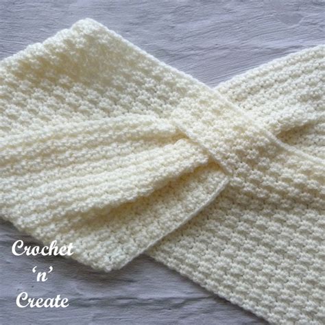 Adult Crochet Keyhole Scarf Pattern 的图像结果