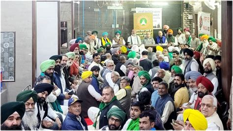 Farm laws repealed, might return home today: Farmer leader at Singhu ...