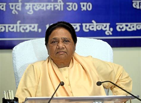 ‘ராகுல் காந்தியின் இடஒதுக்கீடு கொள்கை பாசாங்குத்தனமானது’ - மாயாவதி ...