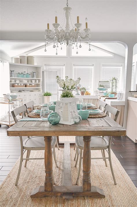 Summer Farm Table Decorating Ideas