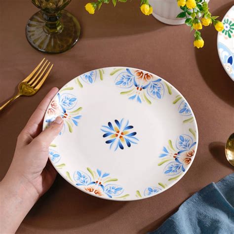 Traditional Floral Patterned Plate 8 Inch