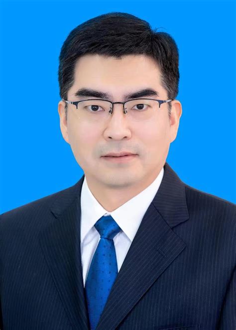 邰海峰(高级教师、大连市第二十四中学教师发展指导与管理中心主任)