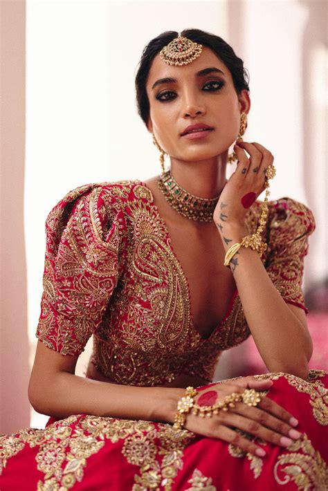 Urja Lehenga Set – Mrunalini Rao