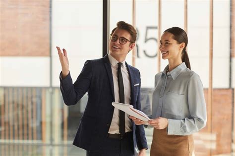 How to Become a Commercial Real Estate Agent - Agent Real Estate Schools