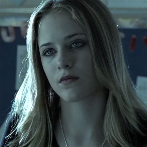 Pin de emily taylor en 2000 | Famosos, Fotos de perfil, Foto