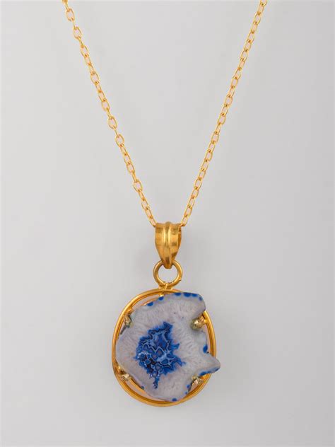 Beautiful Stone Pandent – DASTOOR