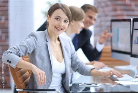 Pics of Business Women 的图像结果