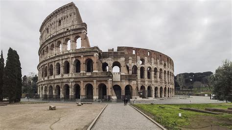 Understanding COVID-19's impact in Italy and Europe | Hub