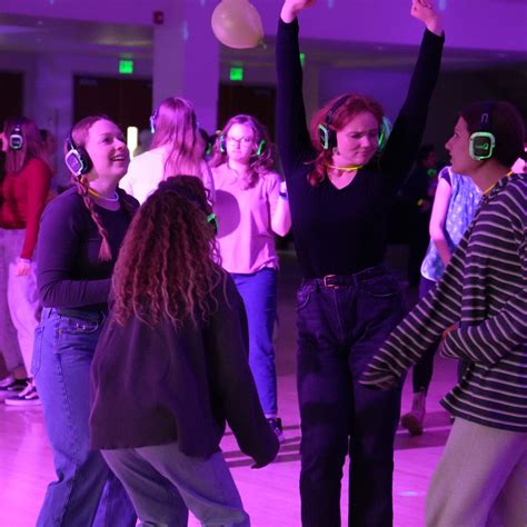 Silent disco brings BYU students together for Wellness Week - BYU Daily ...
