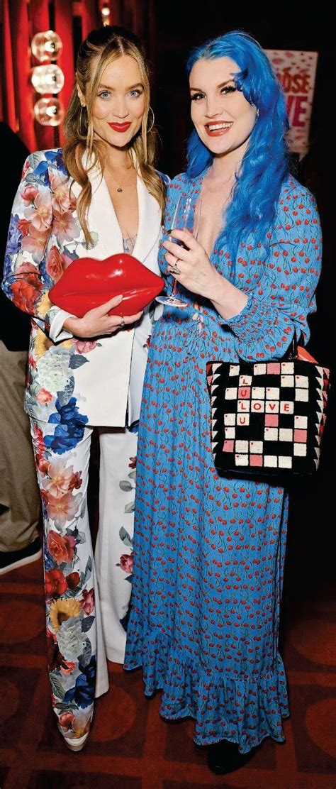 LOVE IS ALL AROUND AS STARS LEND A HAND | HELLO! UK - celebrity - Read ...