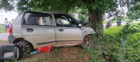 Two killed as car rams into tree in Haveri