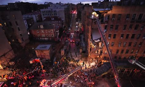 纽约市一栋公寓楼部分坍塌_腾讯新闻