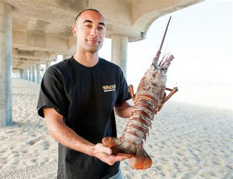 美国男子捉到一只16斤重大龙虾 长66厘米(组图)-搜狐新闻