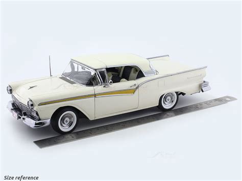 1957 Ford Fairlane 500 Skyliner Colonial White 1:18 SunStar diecast ...