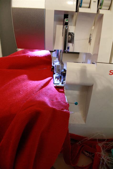 Sewing Elastic with Serger Tutorial 的图像结果