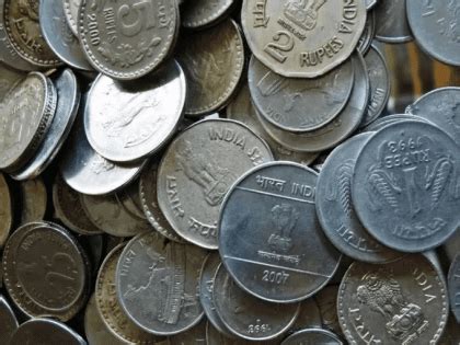 Today in History 19 august: जेब में खनकने वाले सिक्कों को पहले कब और ...