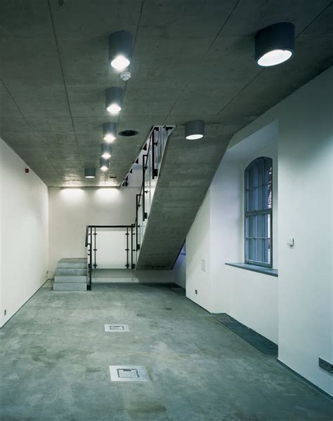 Machine House 的图像结果