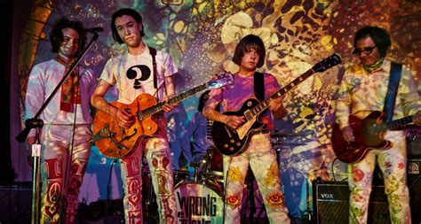 A Peep into 1960s: Hippie Culture, Psychedelic Fashion and More – Huedee