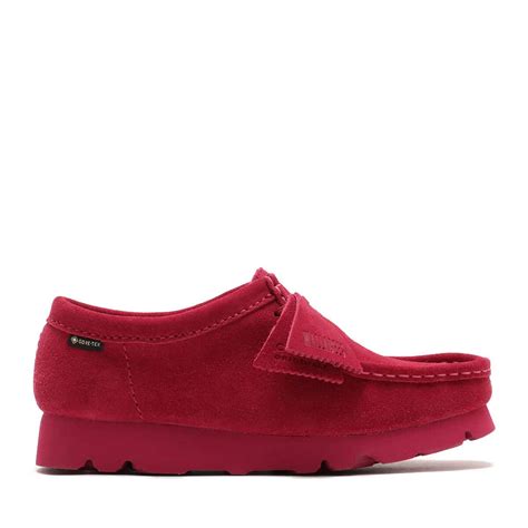 Clarks Wallabee.GTX Berry Suede Berry Suede（クラークス ワラビーGTX ベリースウェード-レッド ...